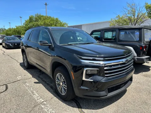Black 2026 Chevrolet Traverse LT for sale in Holland, MI