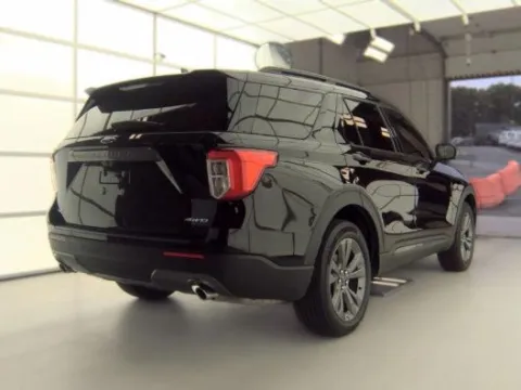 More photos of 2022 Ford Explorer XLT at Zeigler GMC of Holland, MI