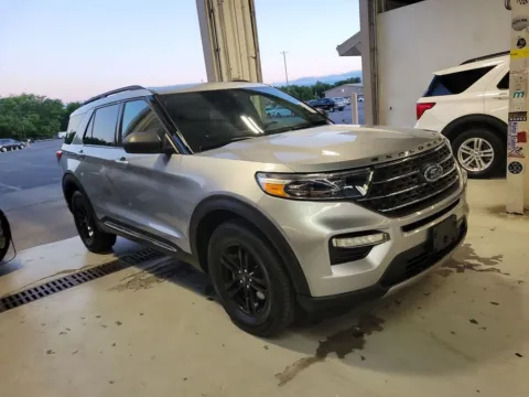 Silver 2022 Ford Explorer XLT for sale in Holland, MI