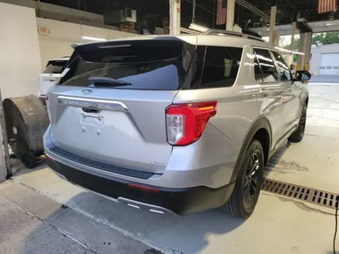 More photos of 2022 Ford Explorer XLT at Zeigler GMC of Holland, MI