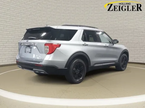 More photos of 2022 Ford Explorer XLT at Zeigler GMC of Holland, MI
