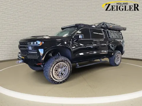 Black 2021 Chevrolet Silverado 1500 LT Trail Boss for sale in Holland, MI
