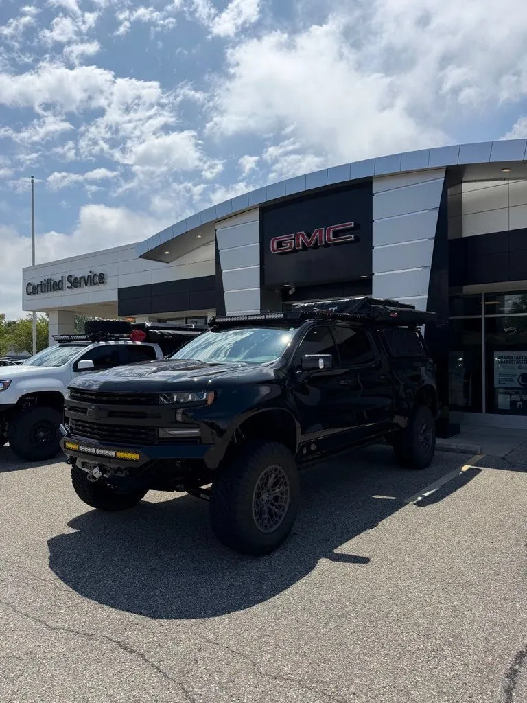 Black 2021 Chevrolet Silverado 1500 LT Trail Boss for sale in Holland, MI