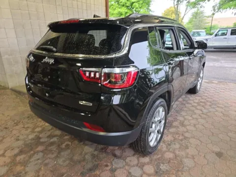 Photos of 2022 Jeep Compass Latitude Lux for sale in Holland, MI at Zeigler GMC of Holland