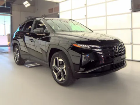 Black 2023 Hyundai Tucson SEL for sale in Holland, MI