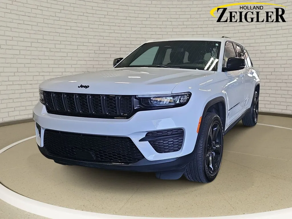 White 2023 Jeep Grand Cherokee Altitude X for sale in Holland, MI