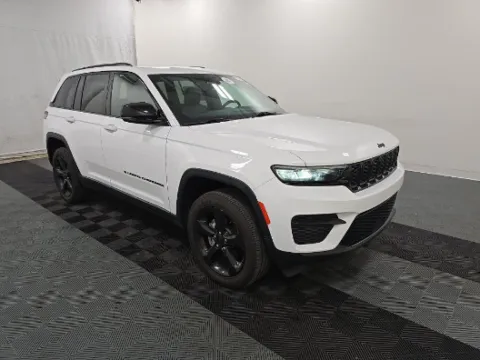 White 2023 Jeep Grand Cherokee Altitude X for sale in Holland, MI