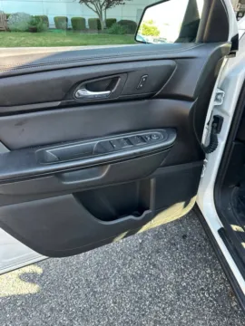 More photos of 2015 GMC Acadia SLE-2 at Zeigler GMC of Holland, MI