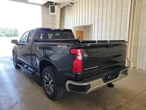More photos of 2023 Chevrolet Silverado 1500 LT at Zeigler GMC of Holland, MI