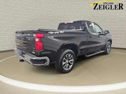 More photos of 2023 Chevrolet Silverado 1500 LT at Zeigler GMC of Holland, MI