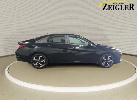 More photos of 2023 Hyundai Elantra SEL at Zeigler GMC of Holland, MI