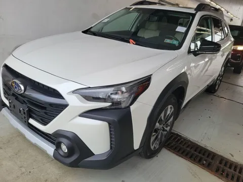 White 2023 Subaru Outback Limited for sale in Holland, MI