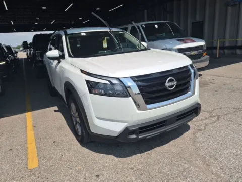 White 2025 Nissan Pathfinder SV for sale in Holland, MI