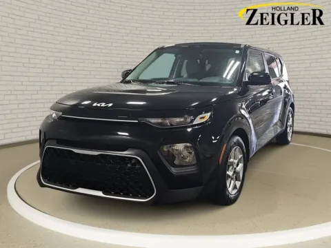 Black 2022 Kia Soul LX for sale in Holland, MI