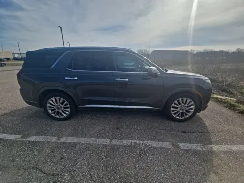 More photos of 2020 Hyundai Palisade Limited at Zeigler GMC of Holland, MI