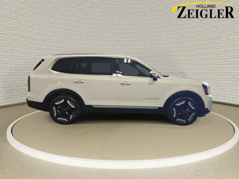 More photos of 2023 Kia Telluride EX at Zeigler GMC of Holland, MI