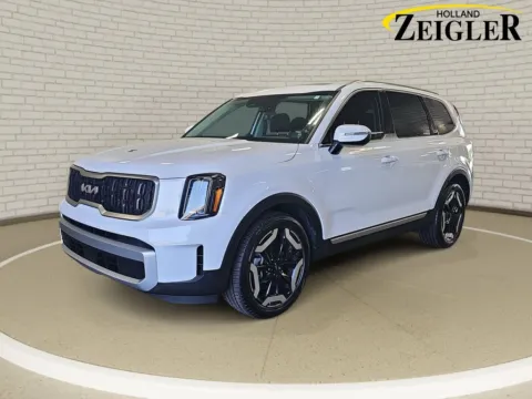 White 2023 Kia Telluride EX for sale in Holland, MI
