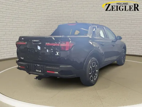 More photos of 2022 Hyundai Santa Cruz SEL at Zeigler GMC of Holland, MI