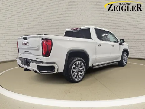 More photos of 2022 GMC Sierra 1500 Limited Denali at Zeigler GMC of Holland, MI