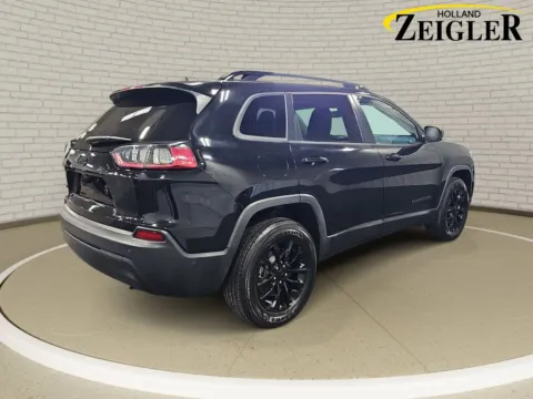More photos of 2023 Jeep Cherokee Altitude at Zeigler GMC of Holland, MI