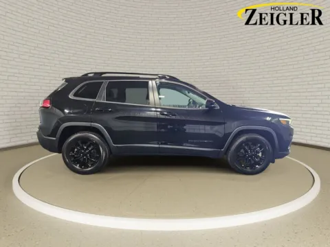 More photos of 2023 Jeep Cherokee Altitude at Zeigler GMC of Holland, MI