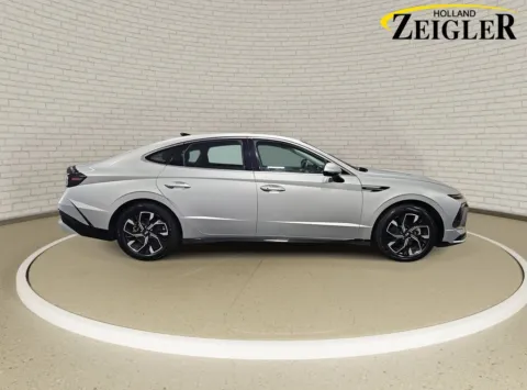 More photos of 2025 Hyundai Sonata SEL at Zeigler GMC of Holland, MI