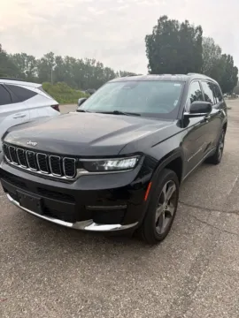 Black 2023 Jeep Grand Cherokee L Limited for sale in Holland, MI