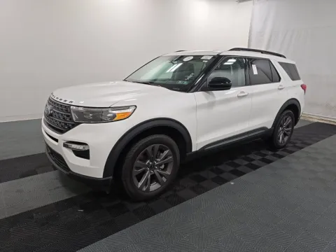 White 2024 Ford Explorer XLT for sale in Holland, MI