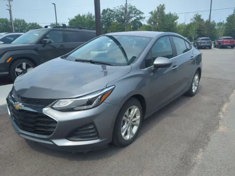 Gray 2019 Chevrolet Cruze LT for sale in Holland, MI