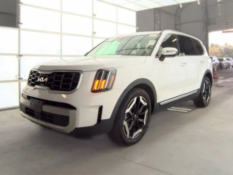 White 2024 Kia Telluride S for sale in Holland, MI