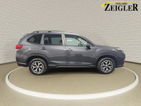 More photos of 2022 Subaru Forester Premium at Zeigler GMC of Holland, MI