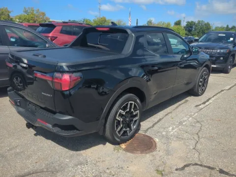 More photos of 2025 Hyundai Santa Cruz Limited at Zeigler GMC of Holland, MI