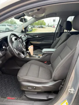 More photos of 2019 GMC Acadia SLE-2 at Zeigler GMC of Holland, MI