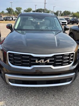 More photos of 2023 Kia Telluride SX at Zeigler GMC of Holland, MI