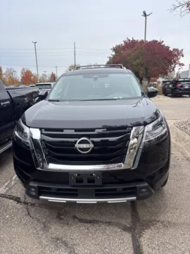 Black 2023 Nissan Pathfinder SL for sale in Holland, MI