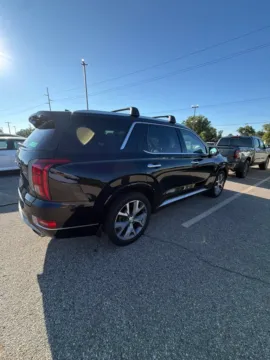 More photos of 2021 Hyundai Palisade Limited at Zeigler GMC of Holland, MI