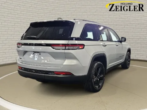 More photos of 2023 Jeep Grand Cherokee Altitude X at Zeigler GMC of Holland, MI