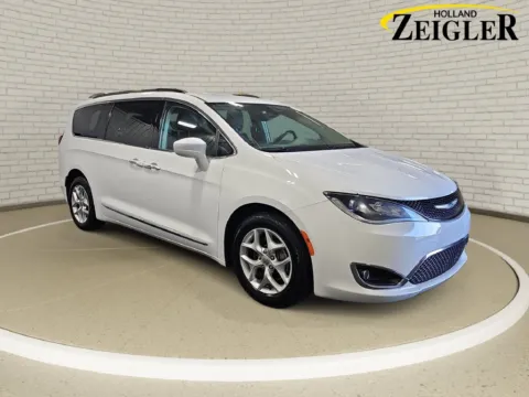Another view of 2017 Chrysler Pacifica Touring L for sale in Holland, MI at Zeigler GMC of Holland