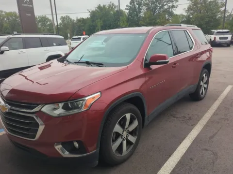 Red 2018 Chevrolet Traverse 3LT for sale in Holland, MI