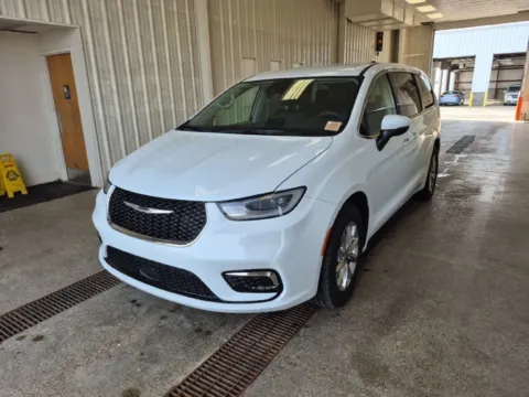 White 2023 Chrysler Pacifica Touring L for sale in Holland, MI