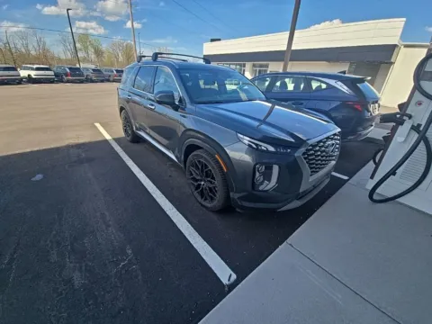 Photos of 2022 Hyundai Palisade Limited for sale in Holland, MI at Zeigler GMC of Holland