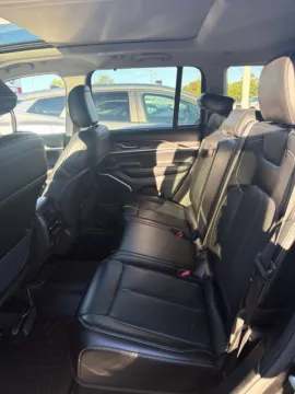 More photos of 2022 Jeep Grand Cherokee Limited at Zeigler GMC of Holland, MI
