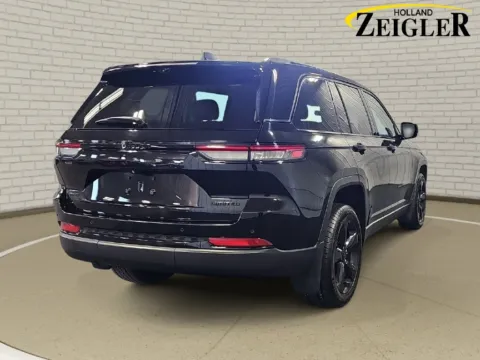 More photos of 2022 Jeep Grand Cherokee Limited at Zeigler GMC of Holland, MI