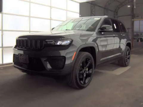 Gray 2022 Jeep Grand Cherokee Altitude for sale in Holland, MI