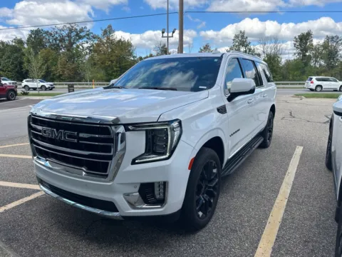 White 2023 GMC Yukon XL SLT for sale in Holland, MI