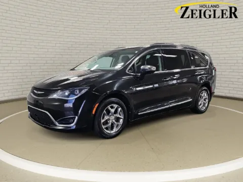 Black 2018 Chrysler Pacifica Limited for sale in Holland, MI