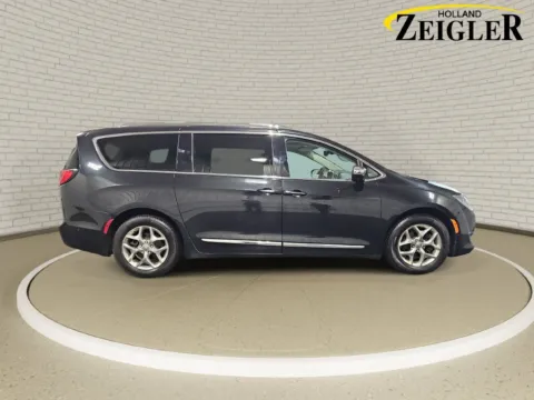 More photos of 2018 Chrysler Pacifica Limited at Zeigler GMC of Holland, MI