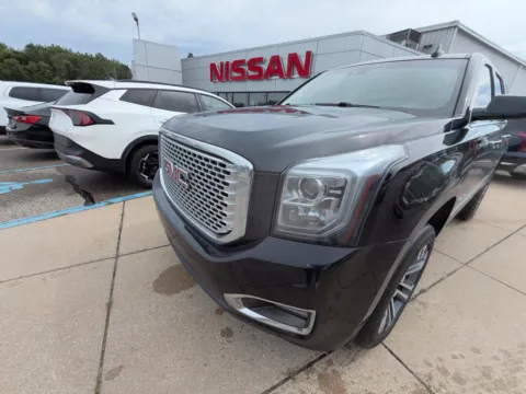Black 2017 GMC Yukon Denali for sale in Holland, MI