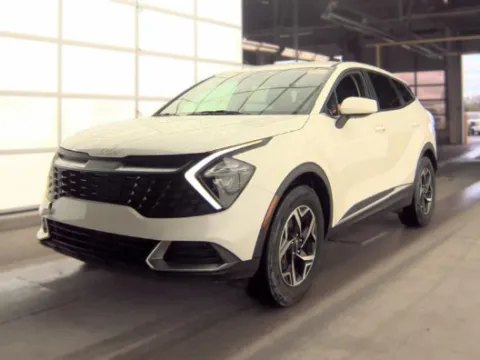 White 2023 Kia Sportage LX for sale in Holland, MI
