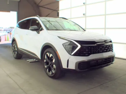 White 2024 Kia Sportage X-Line for sale in Holland, MI
